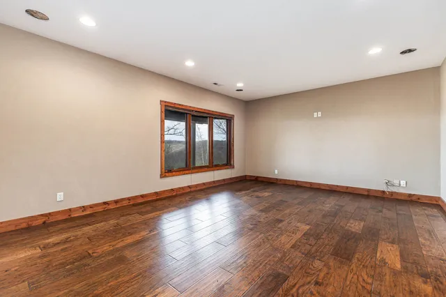 $799,000 | 8616 Fisher Road, Hanover, IL 61041