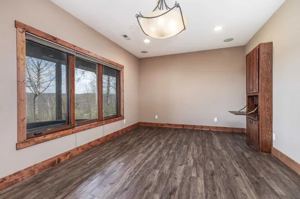 $799,000 | 8616 Fisher Road, Hanover, IL 61041