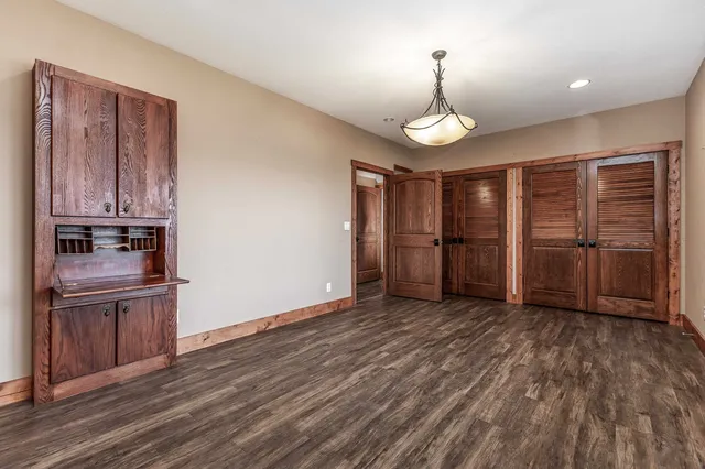 $799,000 | 8616 Fisher Road, Hanover, IL 61041