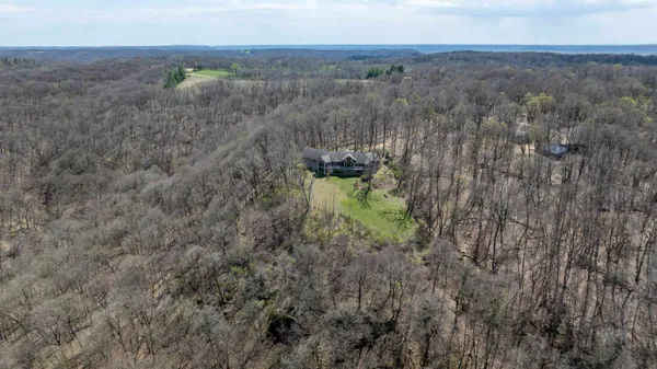 $799,000 | 8616 Fisher Road, Hanover, IL 61041