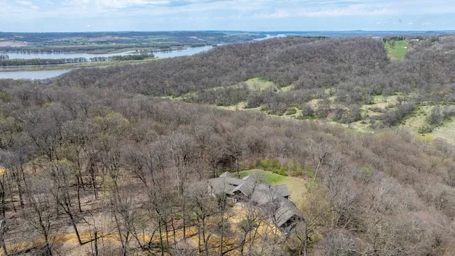 $799,000 | 8616 Fisher Road, Hanover, IL 61041