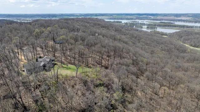 $799,000 | 8616 Fisher Road, Hanover, IL 61041