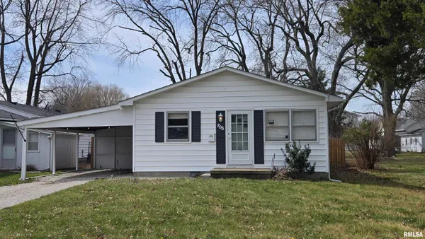 $105,000 | 705 North Locust Street, Litchfield, IL 62056