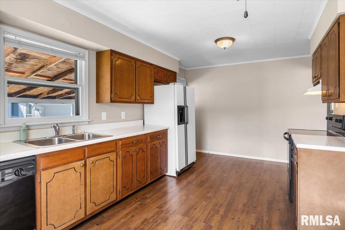 705 North Locust Street Litchfield, IL 62056 - Photo 13 of 32 Gallery Image 13