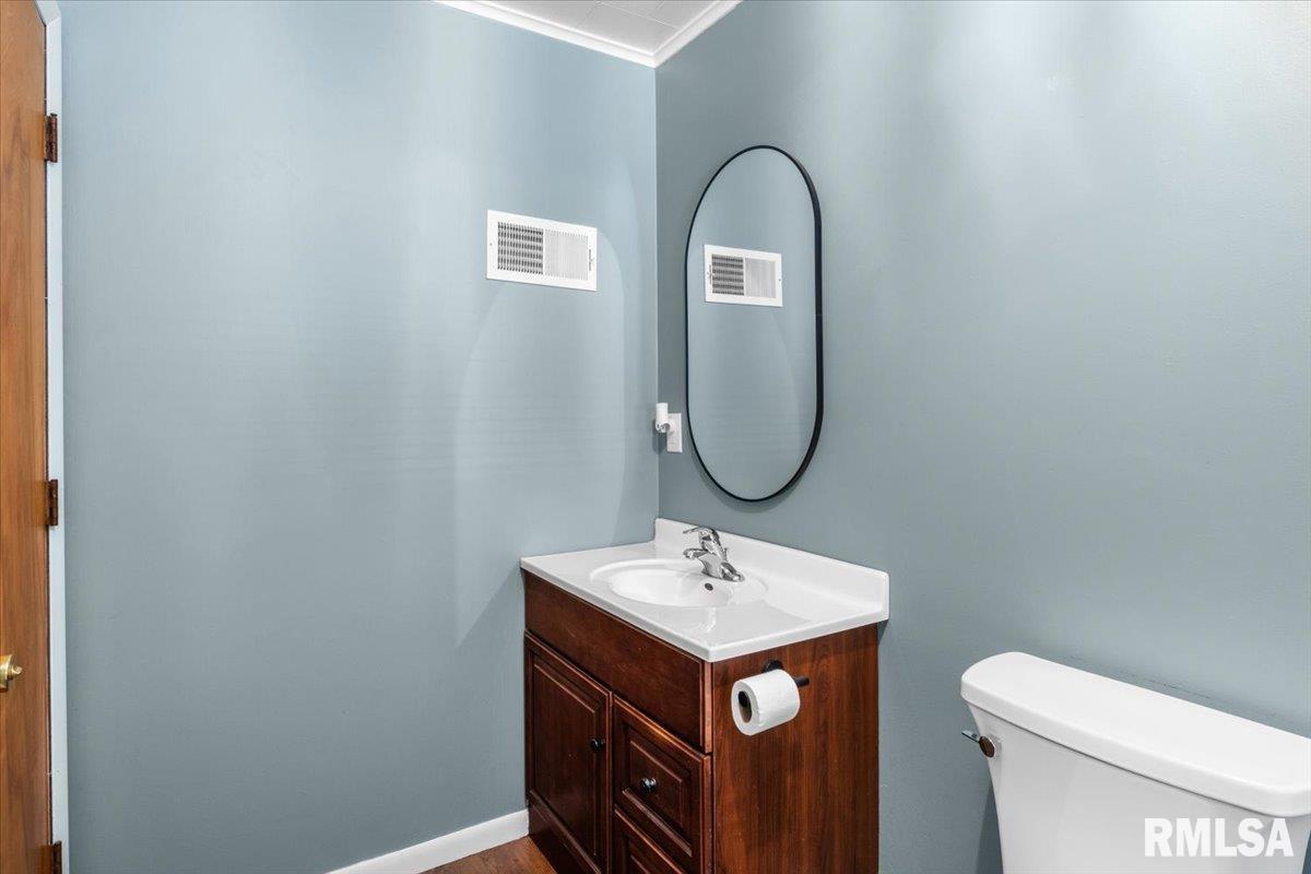 705 North Locust Street Litchfield, IL 62056 - Photo 25 of 32 Gallery Image 25