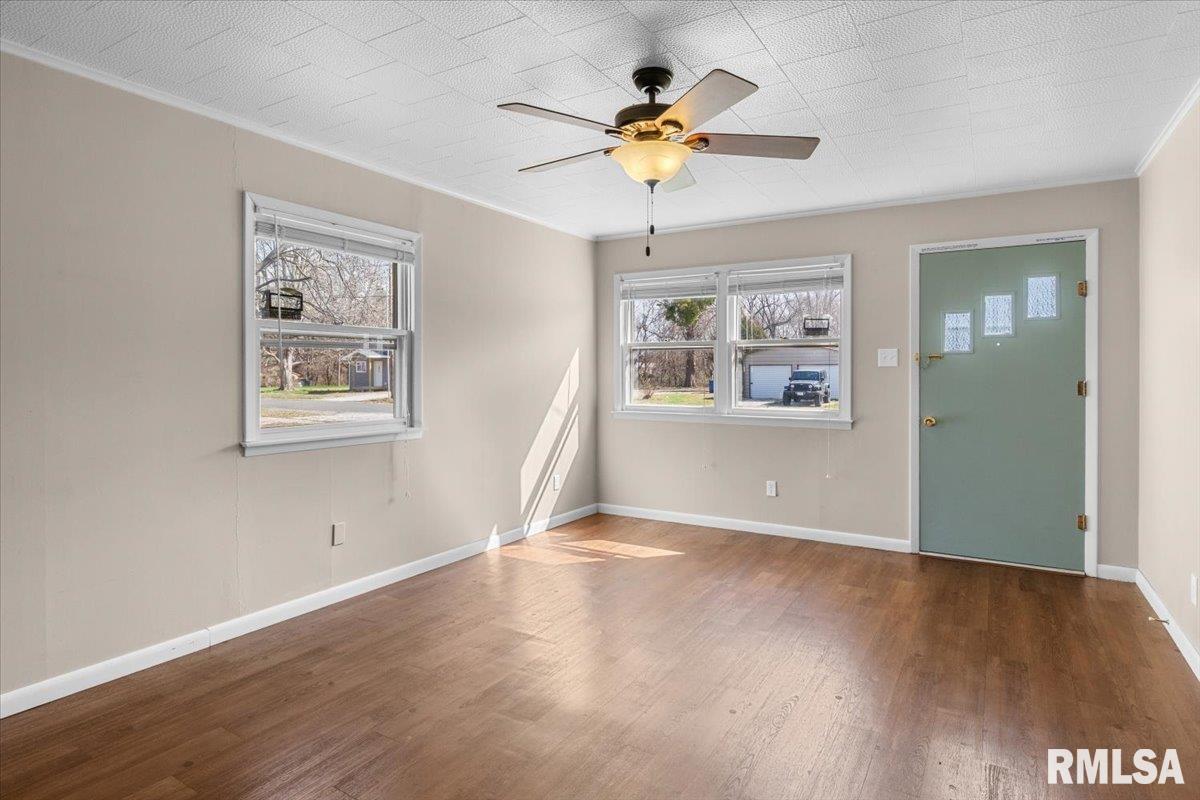 705 North Locust Street Litchfield, IL 62056 - Photo 8 of 32 Gallery Image 8