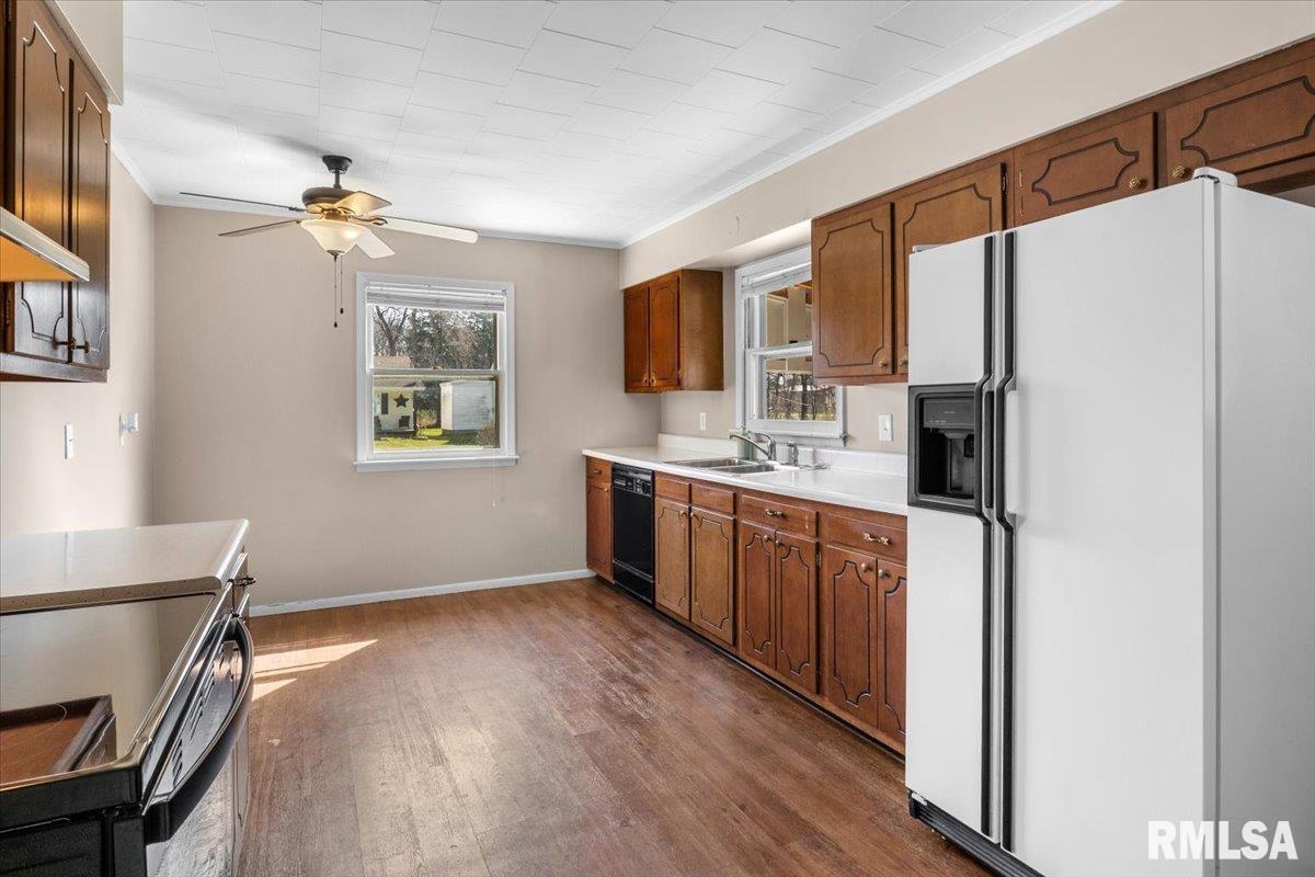 705 North Locust Street Litchfield, IL 62056 - Photo 10 of 32 Gallery Image 10