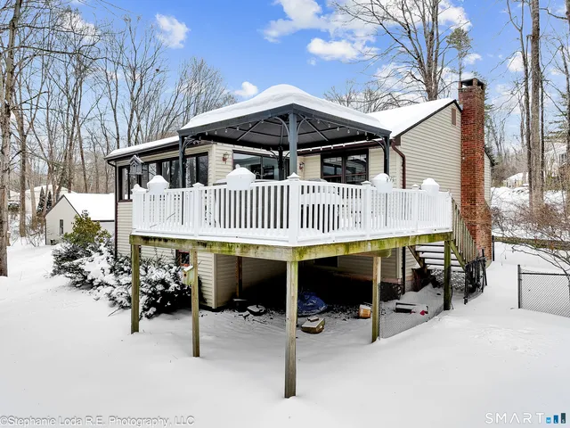 $499,900 | 77 Pinebrook Circle, Guilford, CT 06437