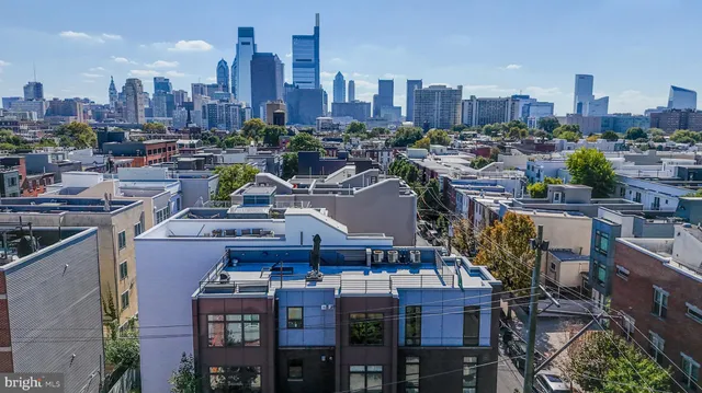 a picture of city view with lake view