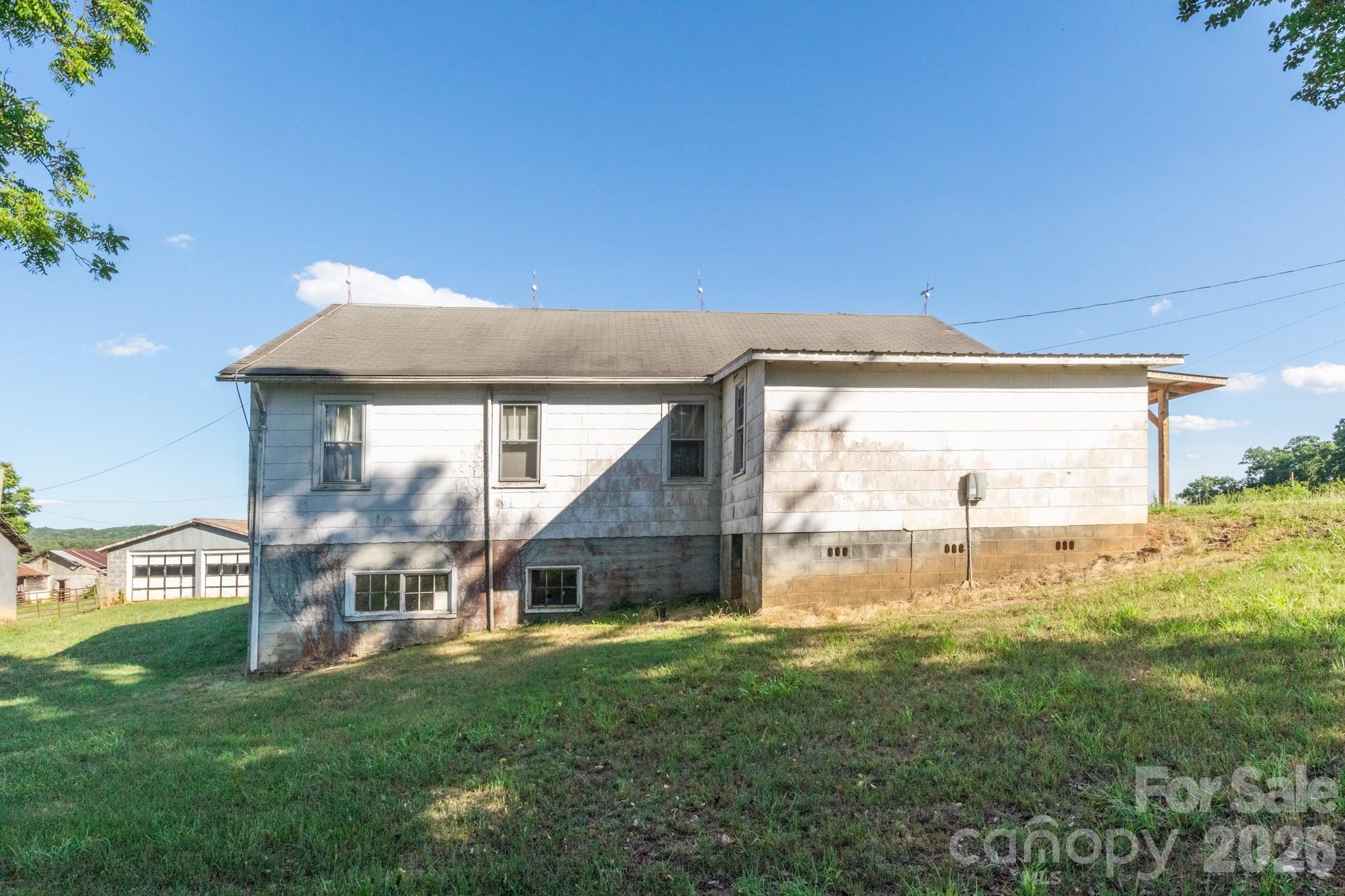 1779 Roundhill Church Road Traphill, NC 28685 - Photo 33 of 42