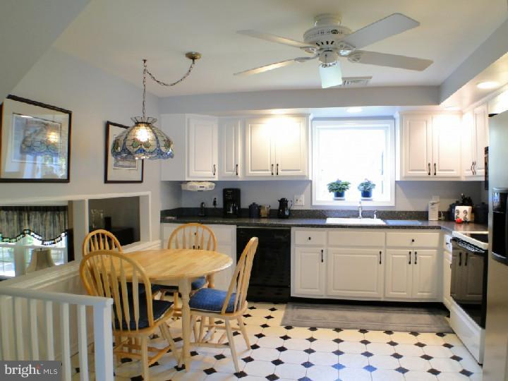 804 Roelofs Road Yardley, PA 19067 - Photo 6 of 25 Kitchen