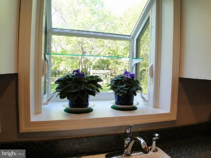 804 Roelofs Road Yardley, PA 19067 - Photo 7 of 25 Kitchen