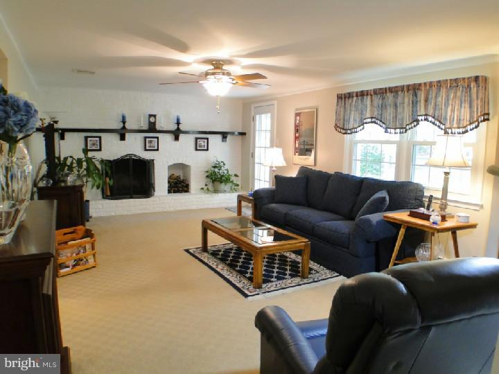 804 Roelofs Road Yardley, PA 19067 - Photo 10 of 25 Family Room