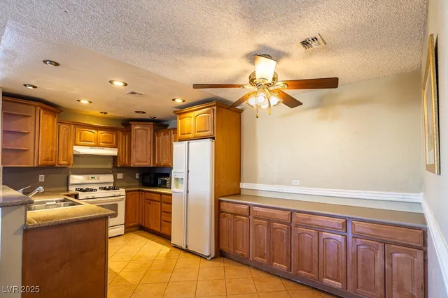 $1,650 | 1400 Santa Margarita Street, Unit B, Las Vegas, NV 89146