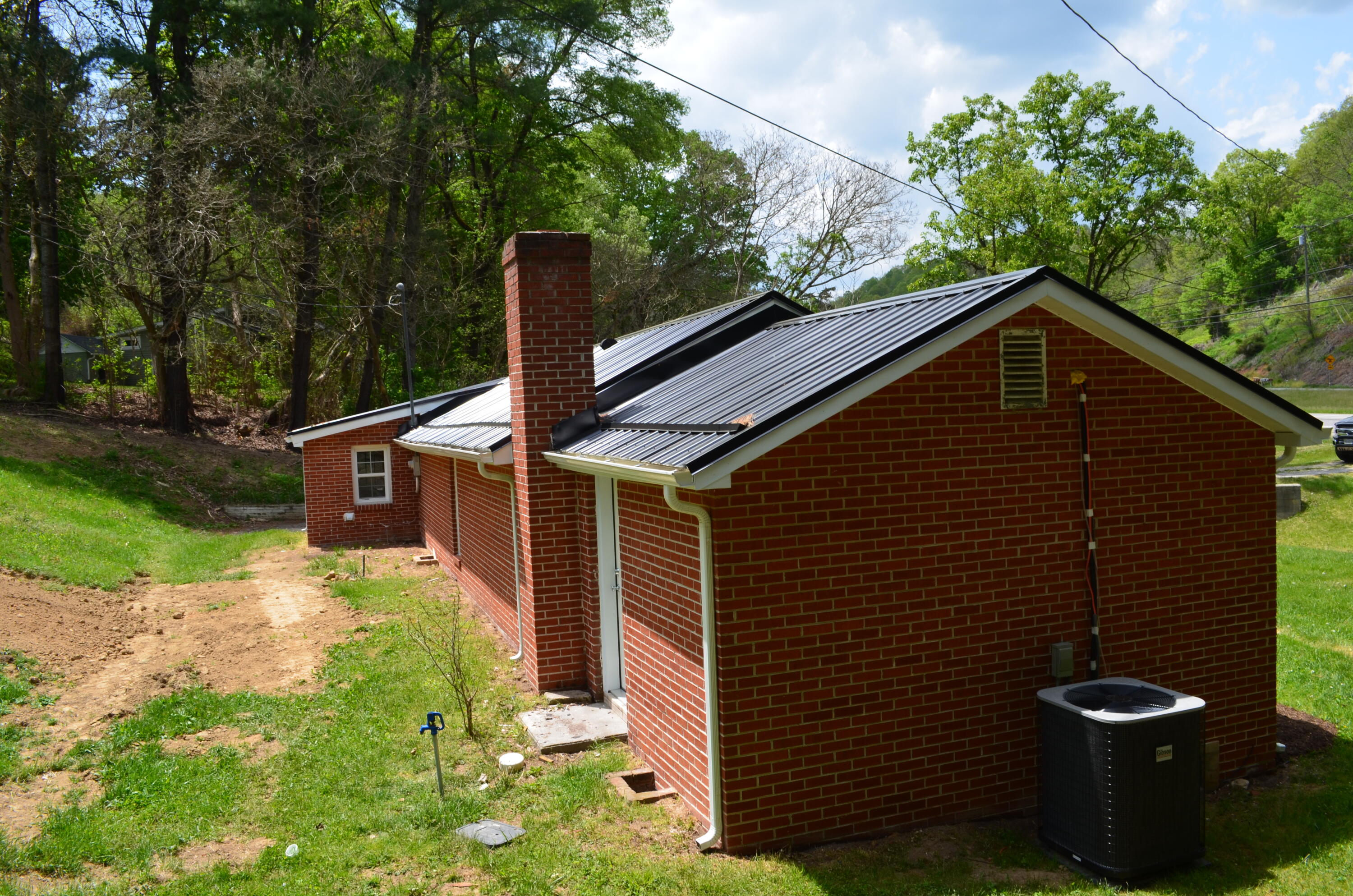 5933 Roanoke Road Shawsville, VA 24162 - Photo 4 of 33 DSC_0631