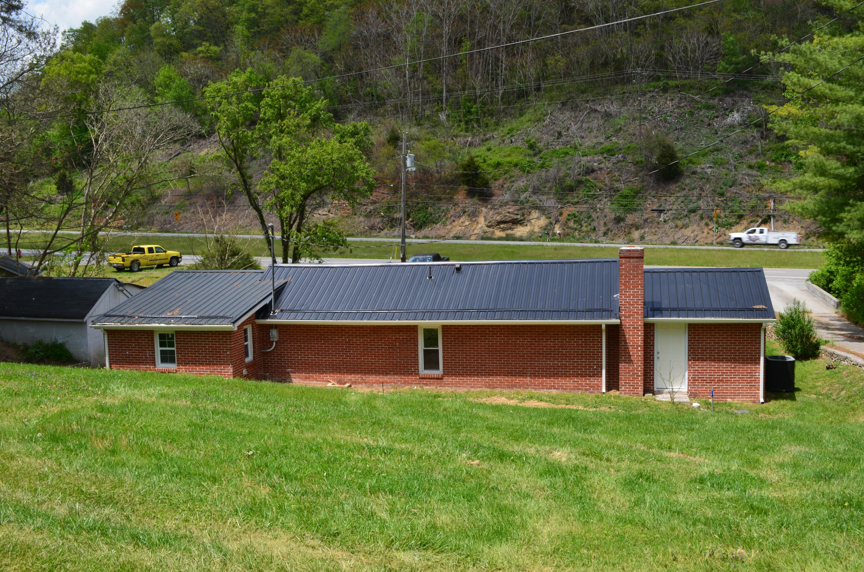 5933 Roanoke Road Shawsville, VA 24162 - Photo 5 of 33 DSC_0632