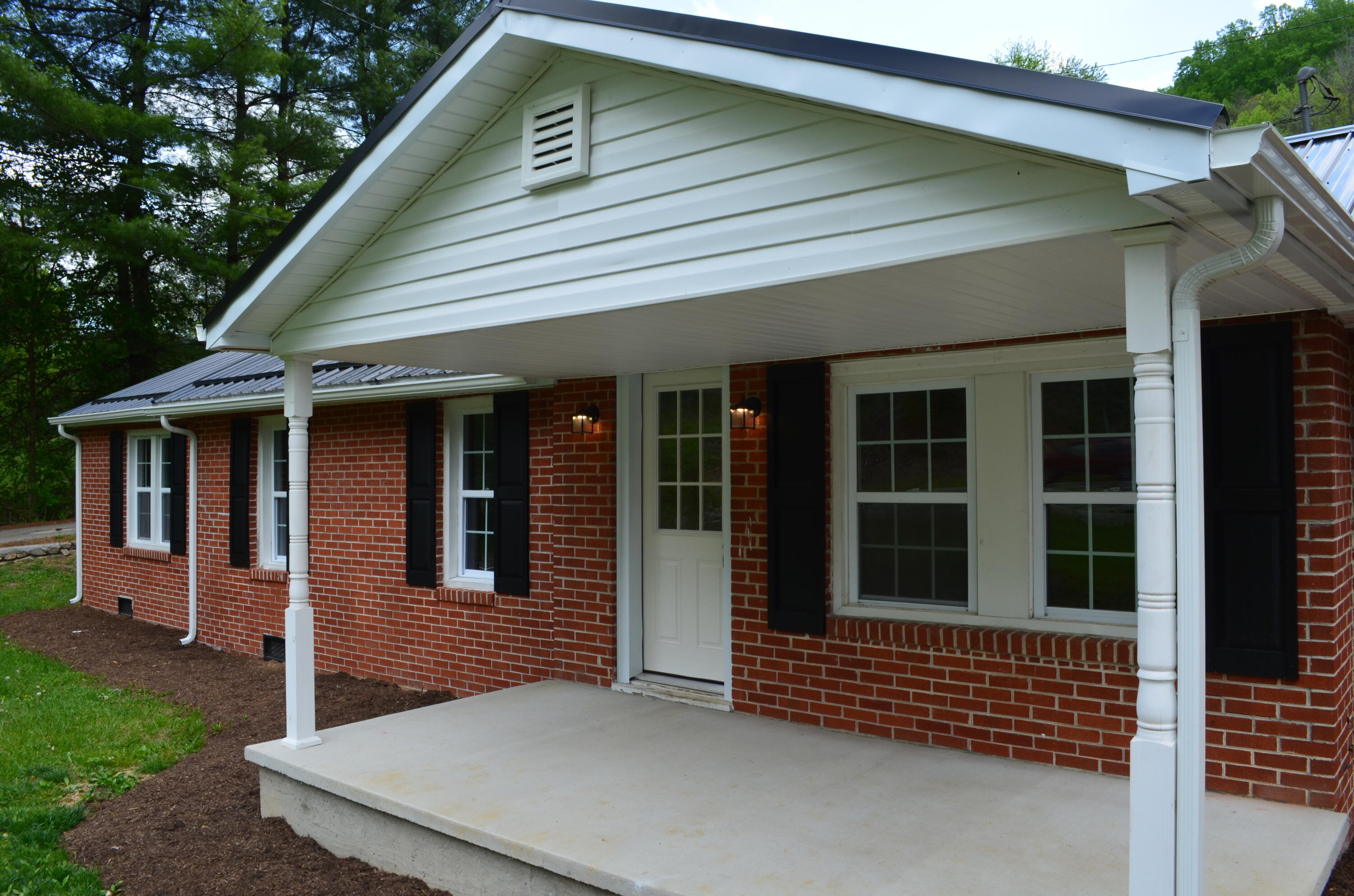 5933 Roanoke Road Shawsville, VA 24162 - Photo 7 of 33 DSC_0637