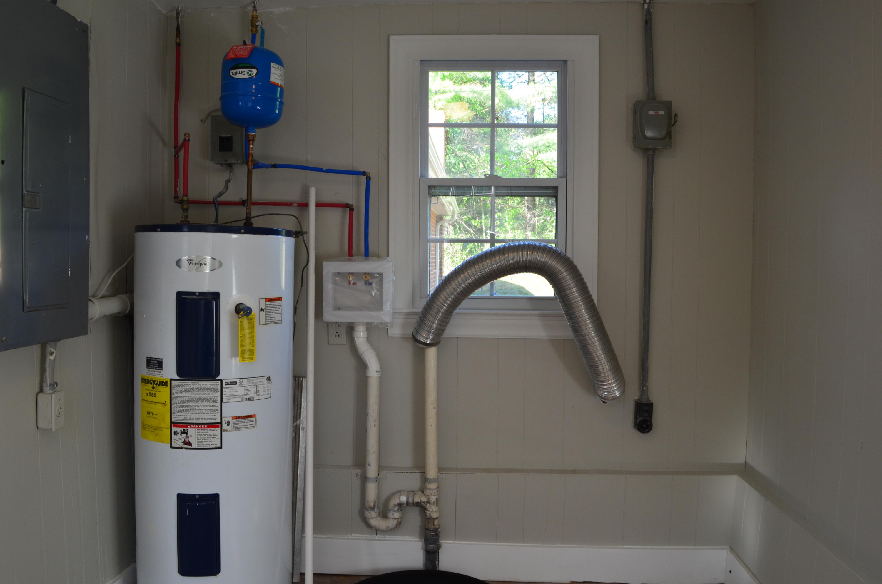 5933 Roanoke Road Shawsville, VA 24162 - Photo 8 of 33 DSC_0640