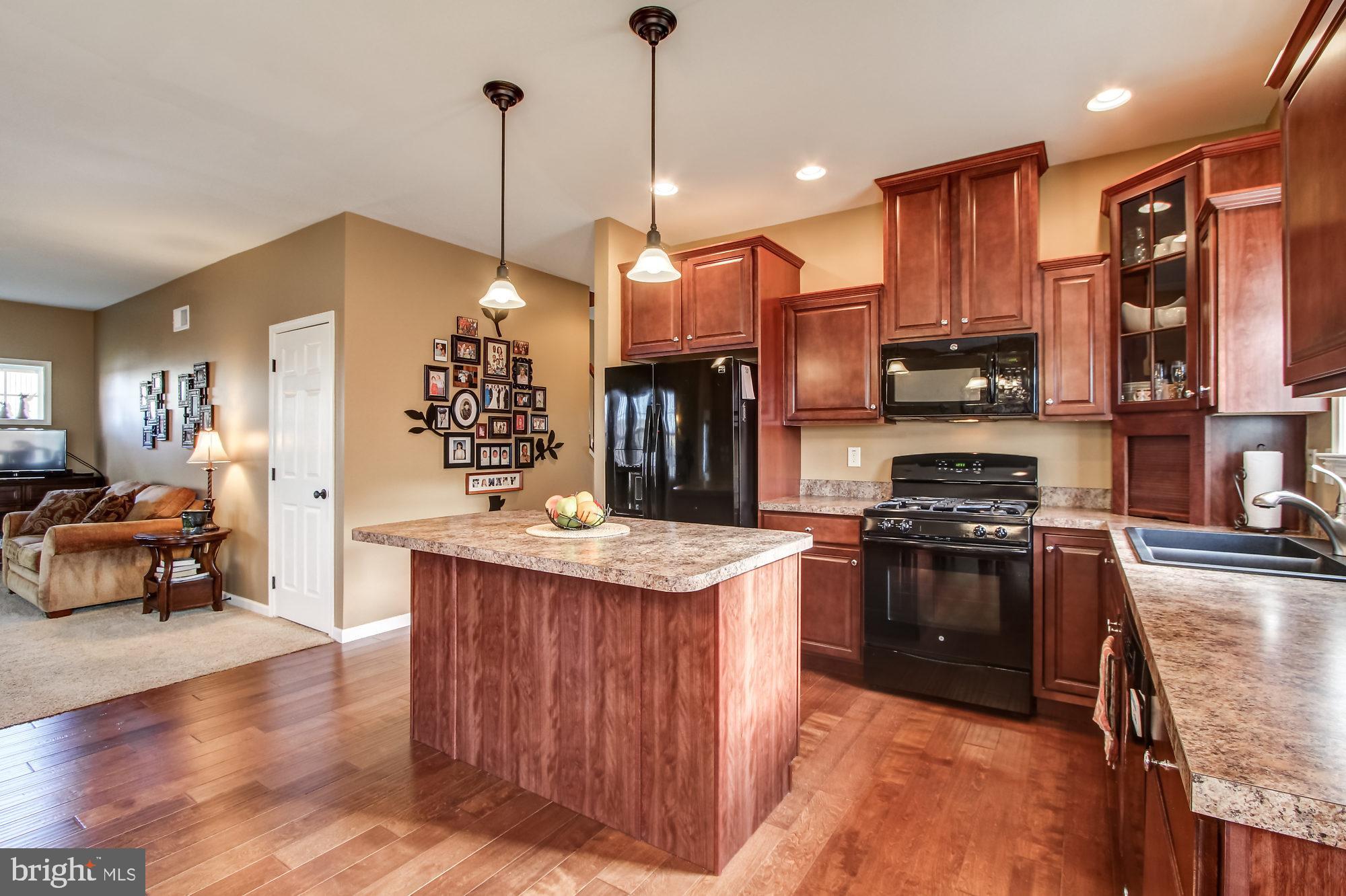 609 Chestnut Hill Road York, PA 17402 - Photo 8 of 27 Gallery Image 8