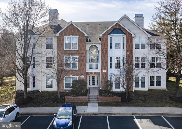$2,700 | 5971 Millrace Court, Unit E102, Columbia, MD 21045