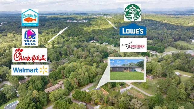 a view of outdoor area with an outdoor space