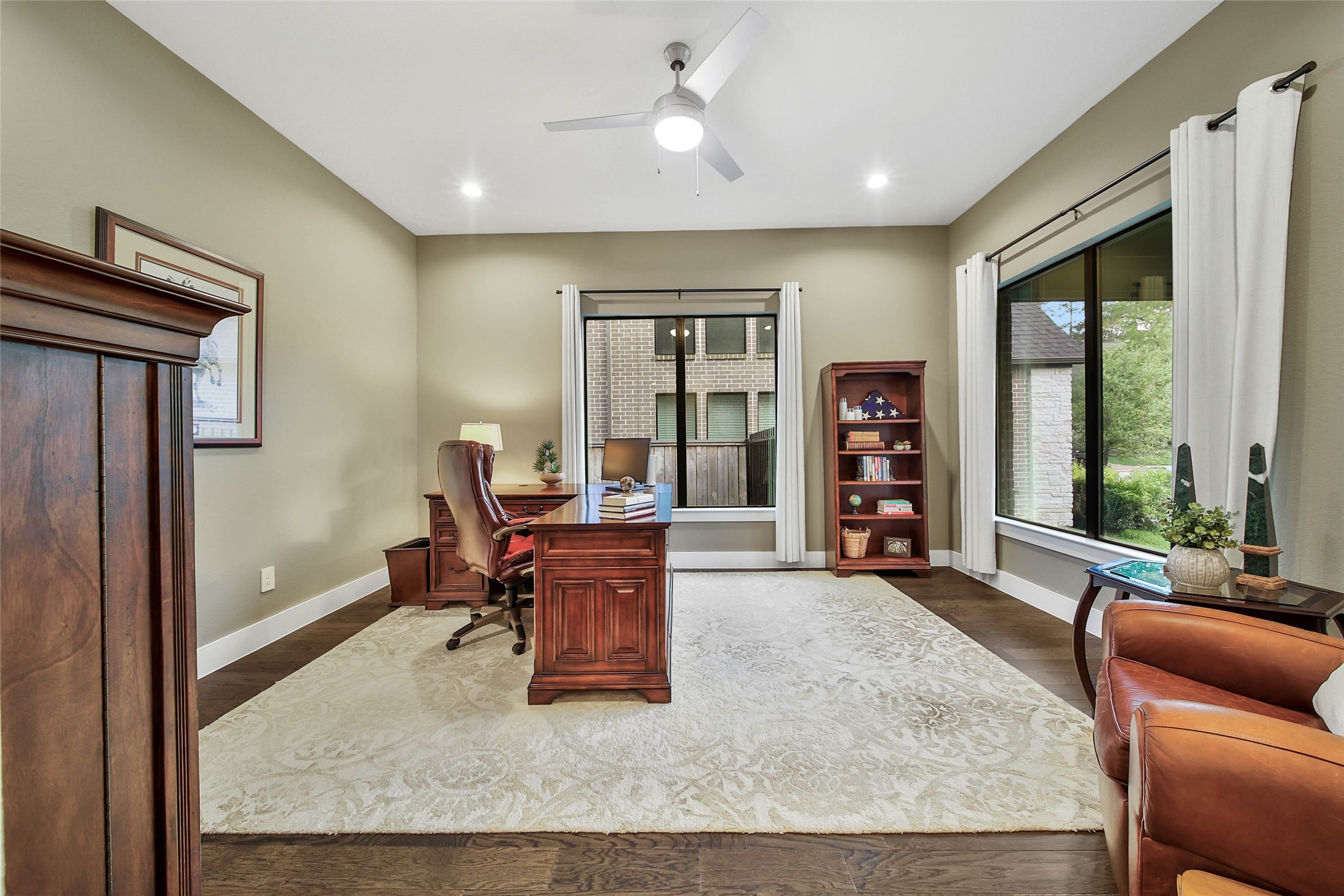1015 Oak Briar Lane Conroe, TX 77384 - Photo 9 of 50