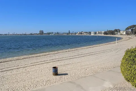 $3,655,000 | 3828 Riviera Drive, Unit 2B, San Diego, CA 92109