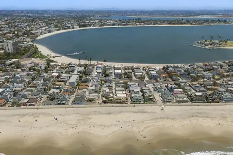 $3,655,000 | 3828 Riviera Drive, Unit 2B, San Diego, CA 92109