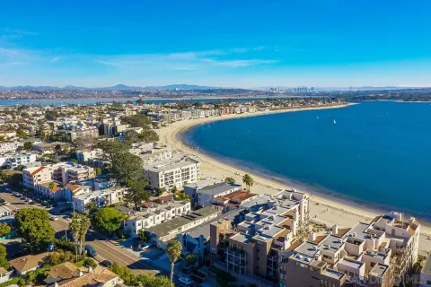 $3,655,000 | 3828 Riviera Drive, Unit 2B, San Diego, CA 92109