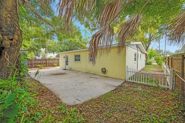 $3,300 | 4413 West Rogers Avenue, Tampa, FL 33611