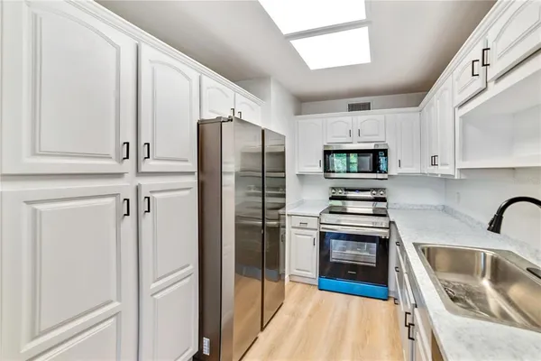 $3,300 | 4413 West Rogers Avenue, Tampa, FL 33611