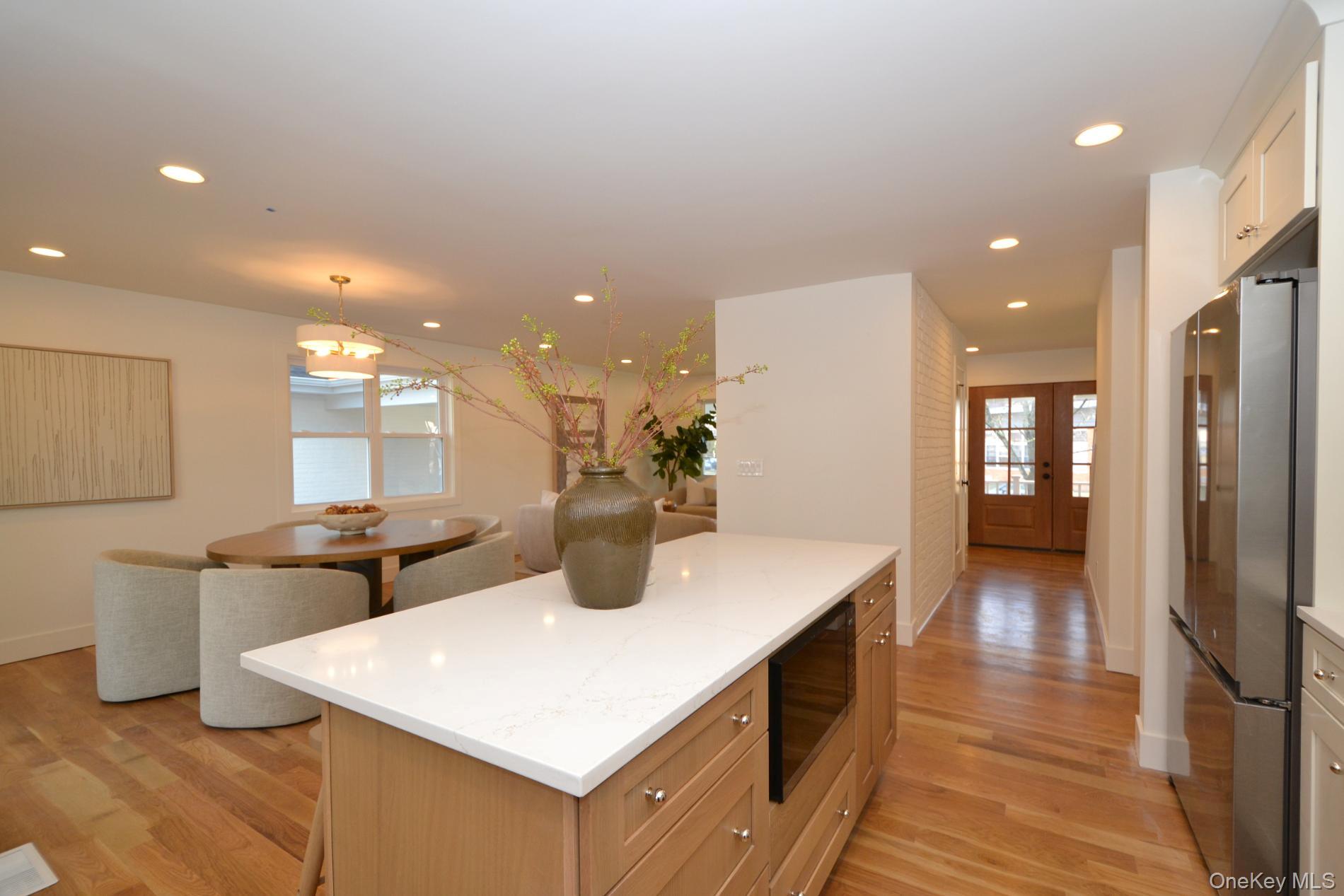 188 Ralph Avenue Babylon, NY 11702 - Photo 16 of 36