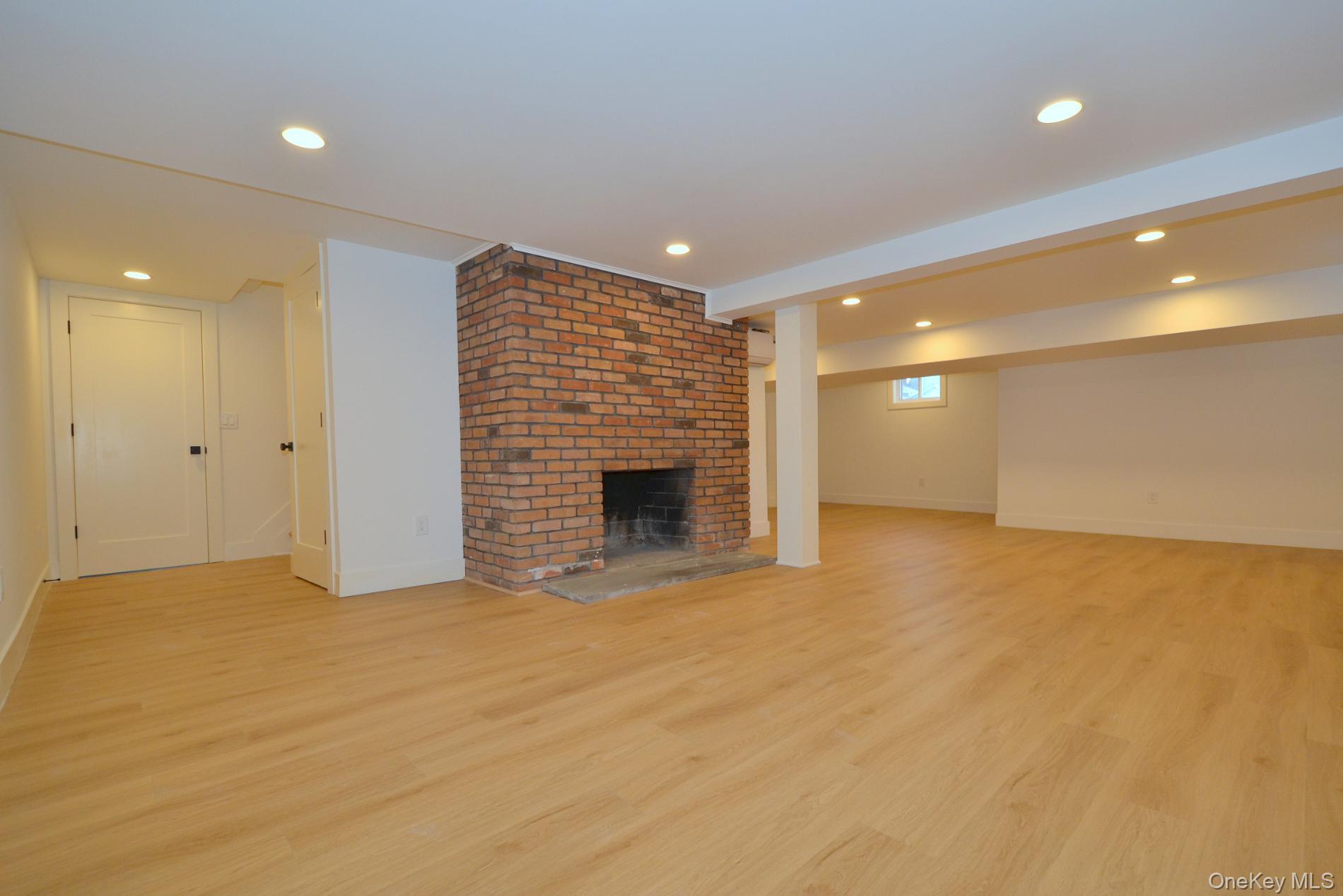 188 Ralph Avenue Babylon, NY 11702 - Photo 28 of 36