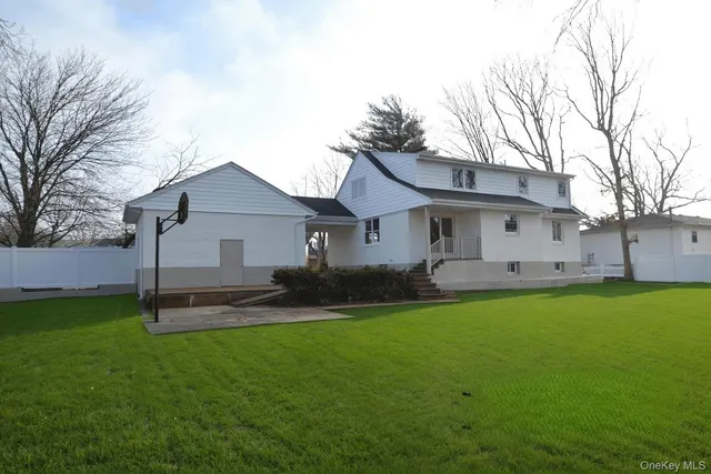 $1,049,000 | 188 Ralph Avenue, Babylon, NY 11702