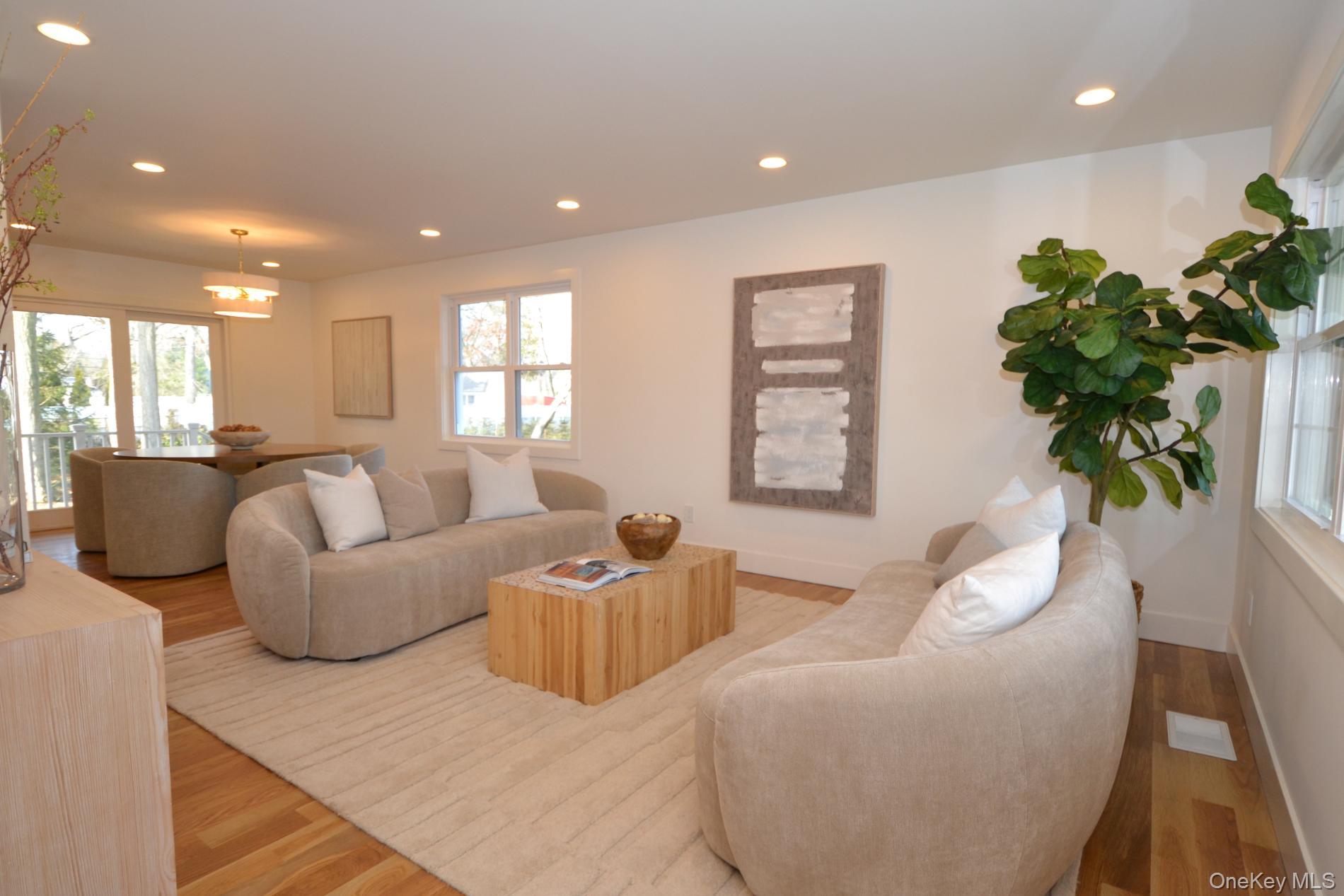 188 Ralph Avenue Babylon, NY 11702 - Photo 9 of 36