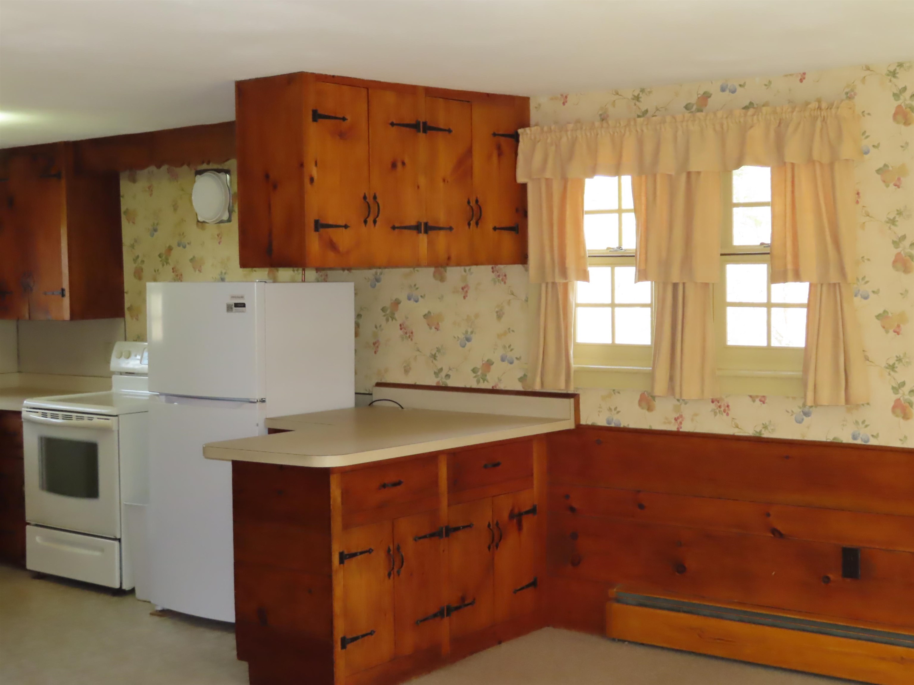 471 Chapman Road Keene, NH 03431 - Photo 6 of 46 Gallery Image 6