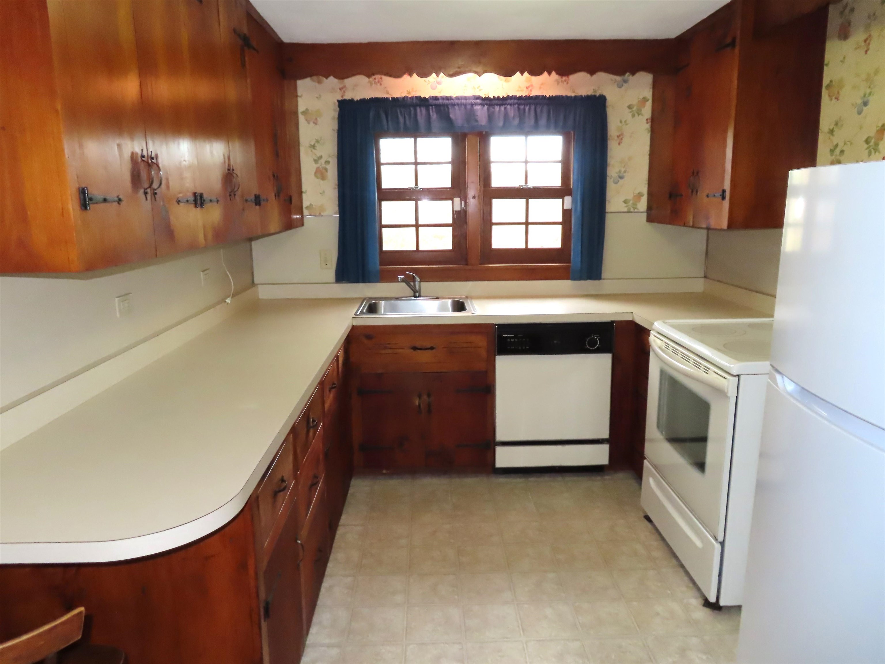 471 Chapman Road Keene, NH 03431 - Photo 8 of 46 Gallery Image 8
