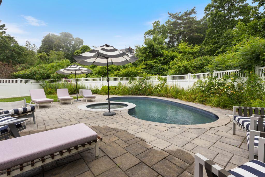 17 Intervale Road York, ME 03902 - Photo 8 of 50 deliverables_LfOXLEP4zVIBpb51Z4kO_17_Int