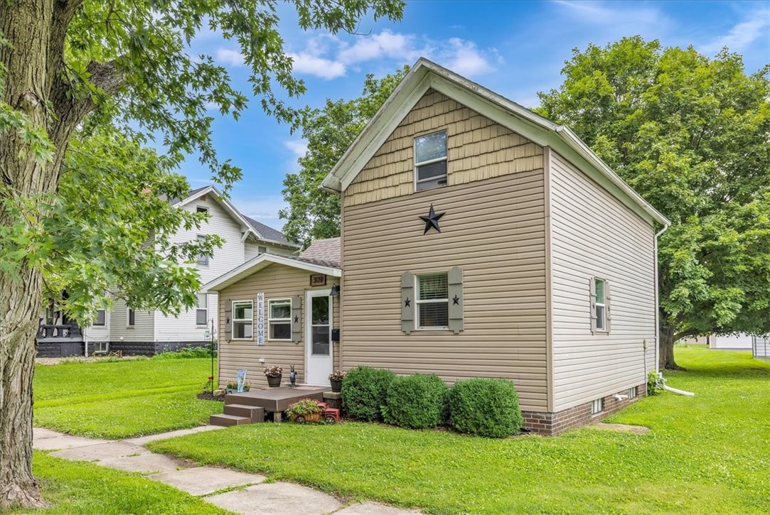 309 North Locust Street Assumption, IL 62510 - Photo 2 of 21