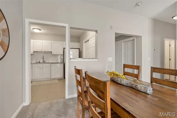 $248,900 | 7400 Whitehall Colonial Lane, Unit 421, Shrewsbury, MO 63119