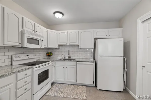 $248,900 | 7400 Whitehall Colonial Lane, Unit 421, Shrewsbury, MO 63119