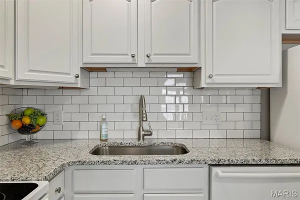 $248,900 | 7400 Whitehall Colonial Lane, Unit 421, Shrewsbury, MO 63119