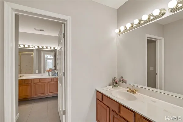$248,900 | 7400 Whitehall Colonial Lane, Unit 421, Shrewsbury, MO 63119