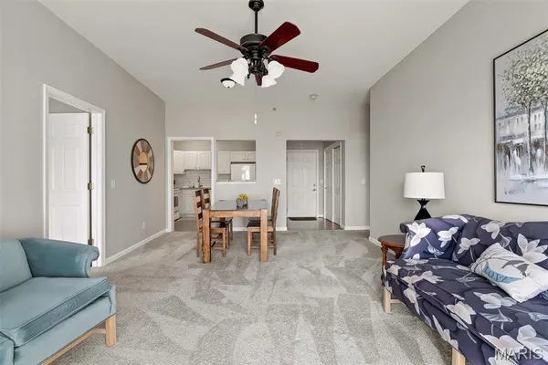 $248,900 | 7400 Whitehall Colonial Lane, Unit 421, Shrewsbury, MO 63119