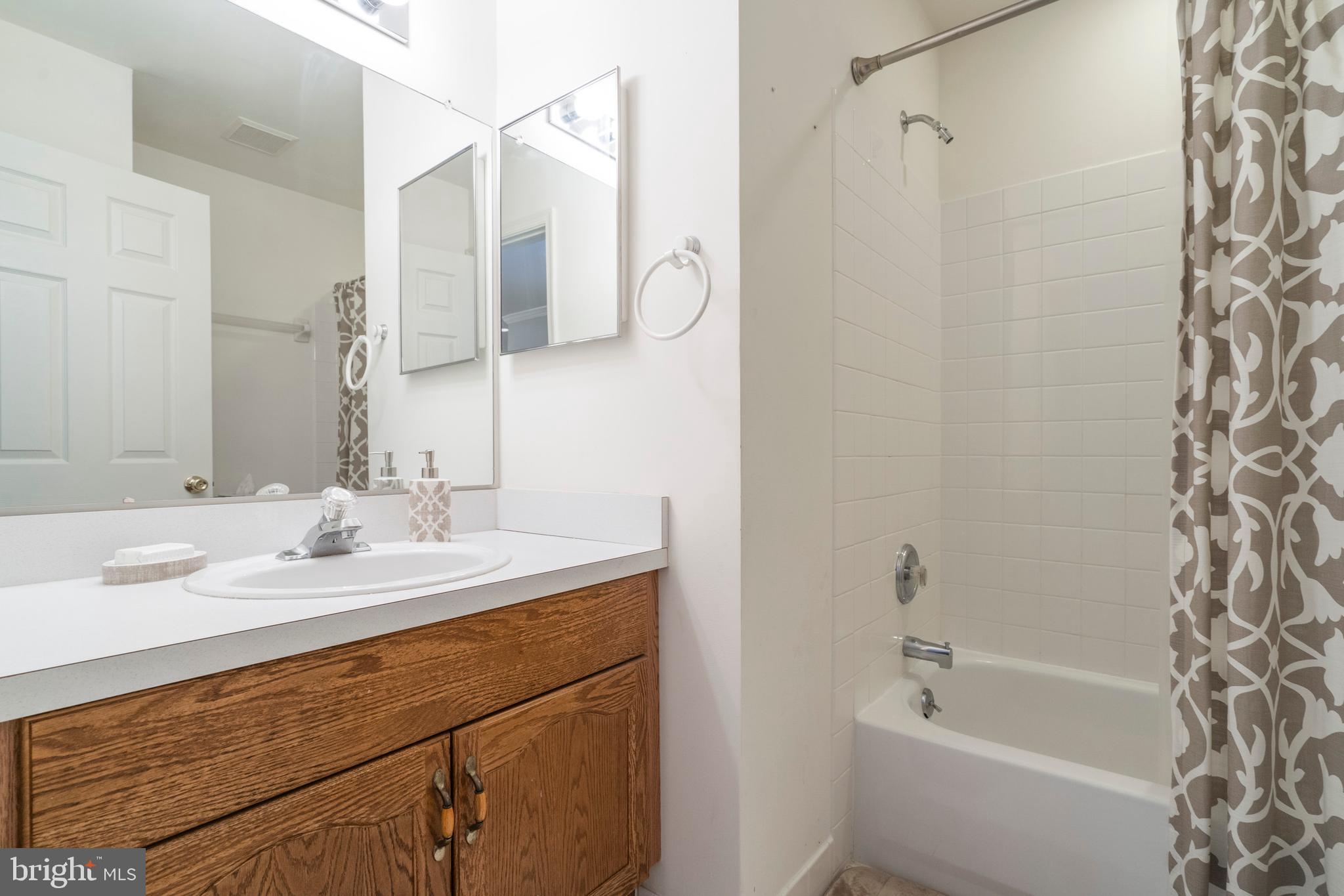 112 Walker Road Royersford, PA 19468 - Photo 33 of 43 Second Floor Full Bath