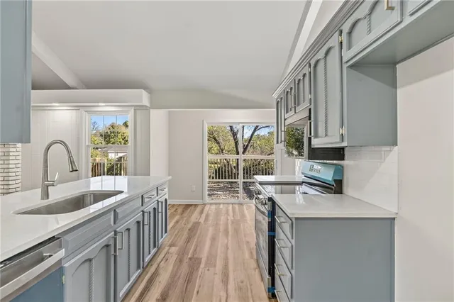 $289,000 | 9825 Potter Circle, Kansas City, MO 64134