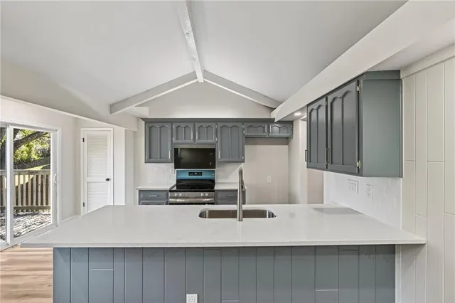 $289,000 | 9825 Potter Circle, Kansas City, MO 64134