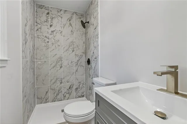 $289,000 | 9825 Potter Circle, Kansas City, MO 64134