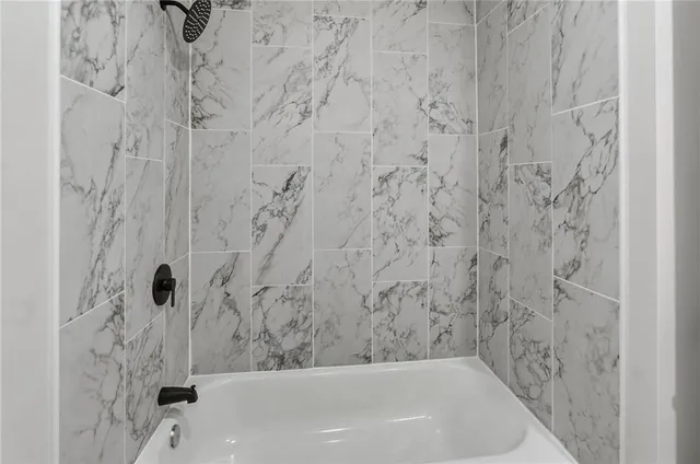 $289,000 | 9825 Potter Circle, Kansas City, MO 64134