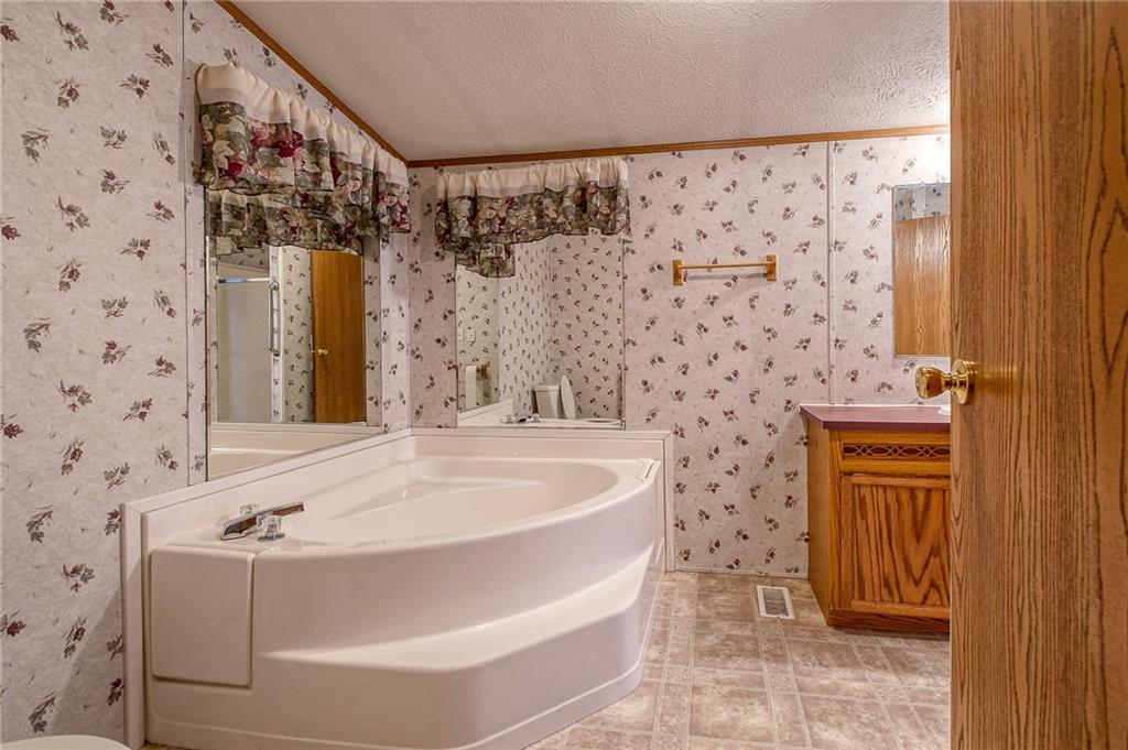 608 Deana Way Rochester, PA 15074 - Photo 7 of 18